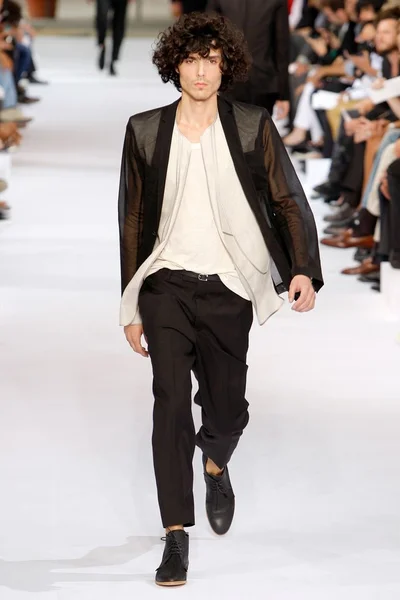 Look 3